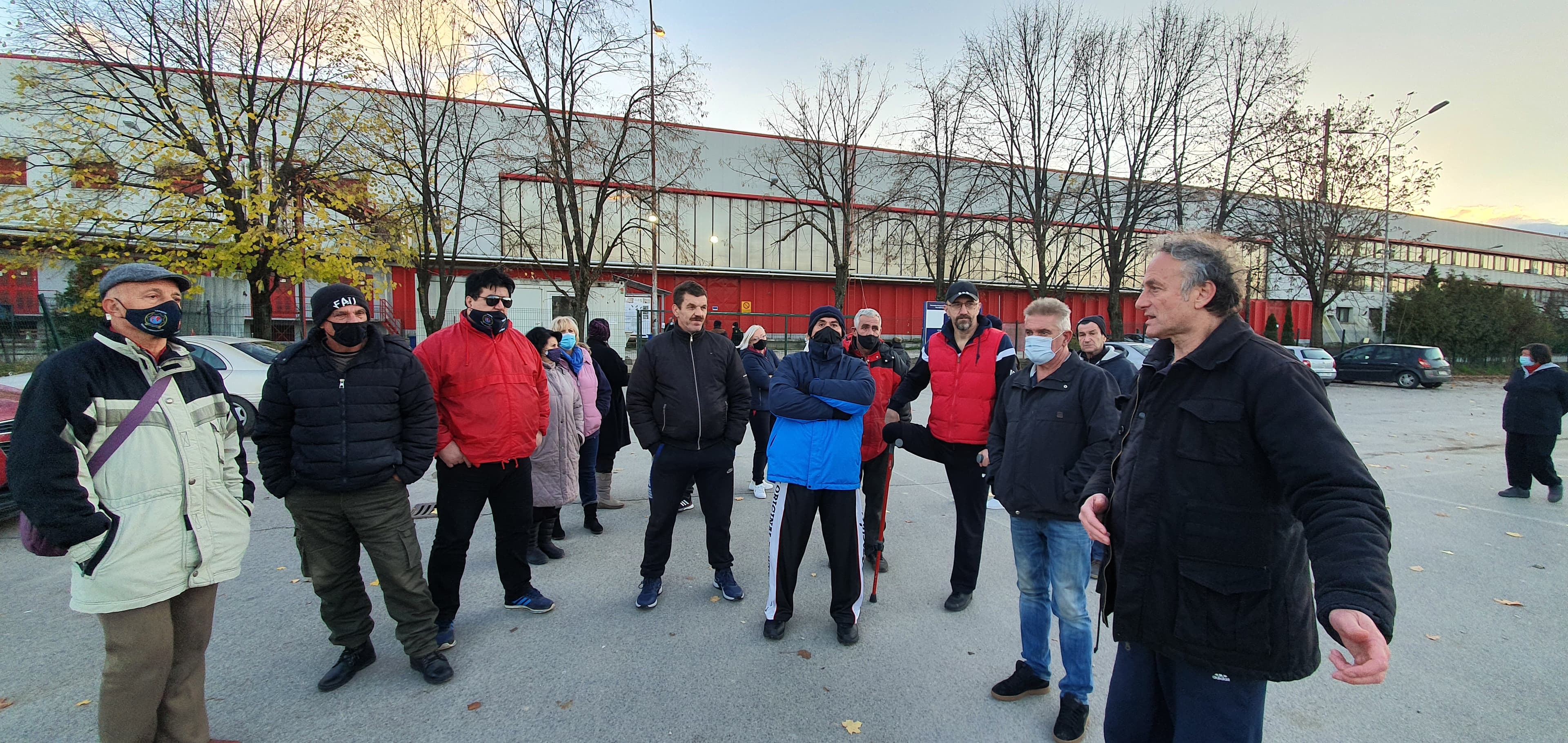 Bišćani okupljeni ispred Bire: Ne želimo migrante u centru grada