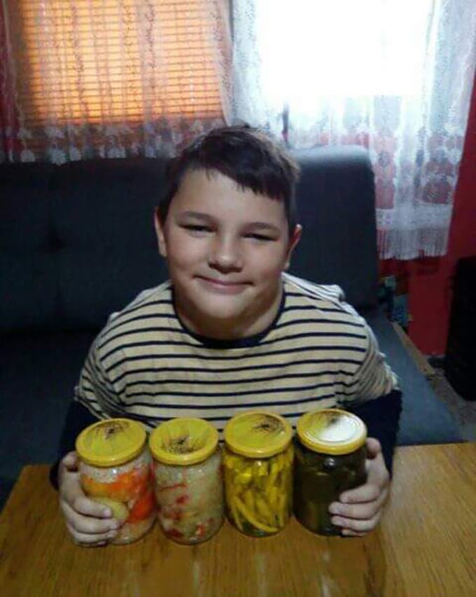 Kupite moje salate, pomozite Hasi da prohoda