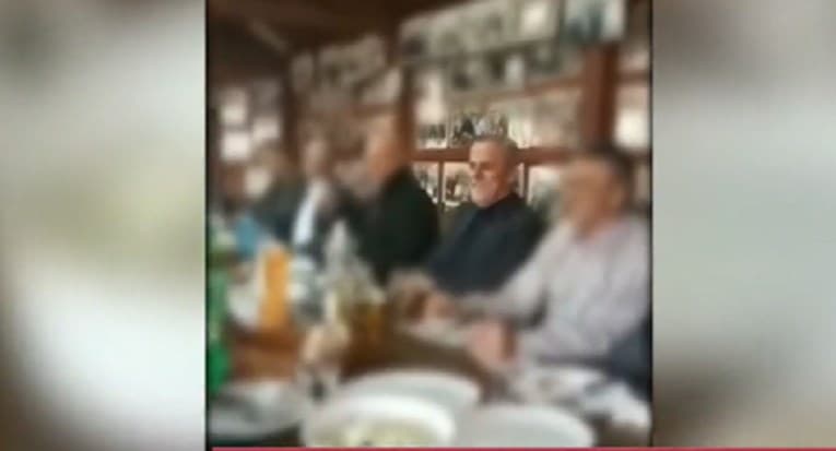 Bandić snimljen kako na Dan Vukovara na druženju sluša Cecine pjesme