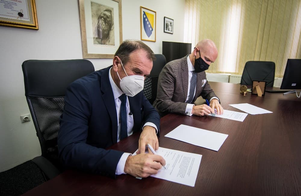 Britanski ambasador u Potočarima: Podrška projektima Memorijalnog centra