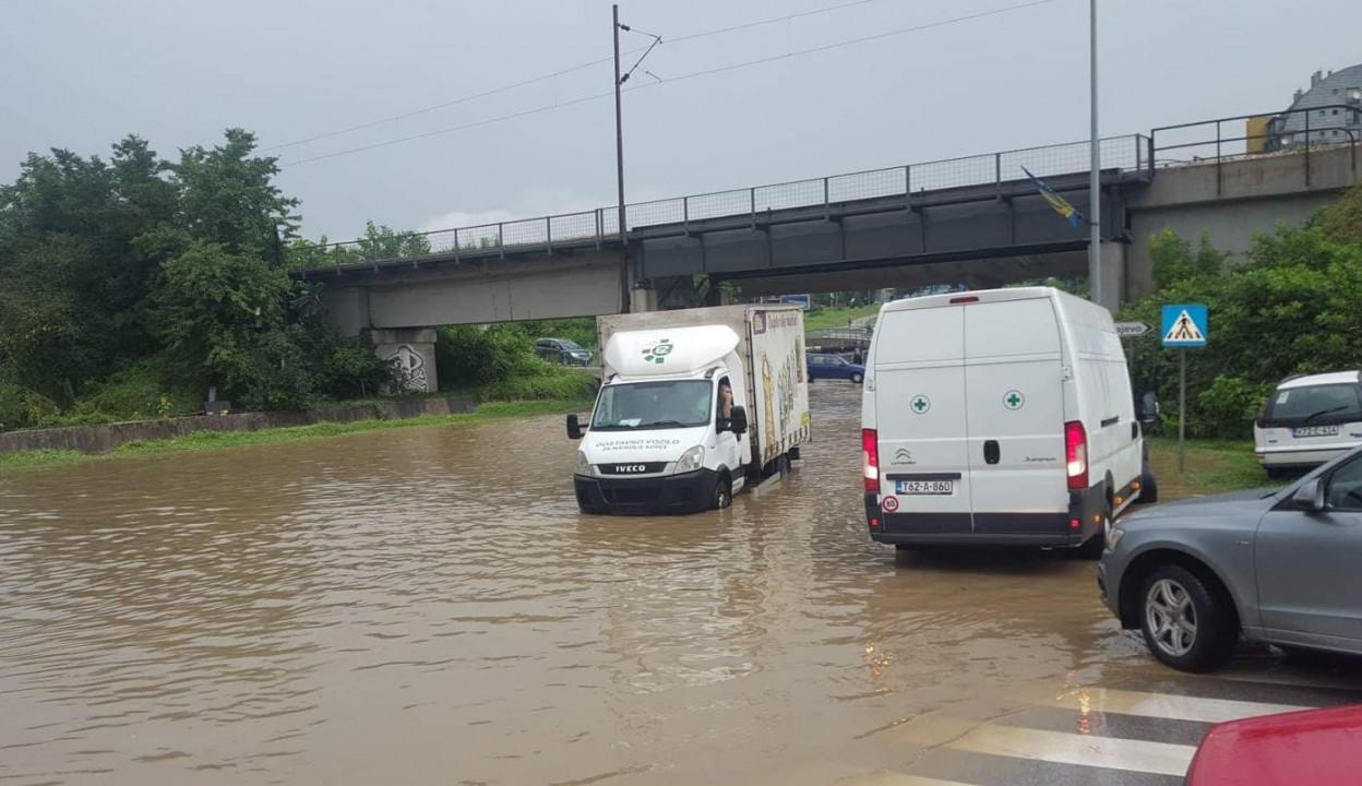 Upaljen žuti meteoalarm: Jak vjetar u Banja Luci, Foči, Trebinju i Višegradu