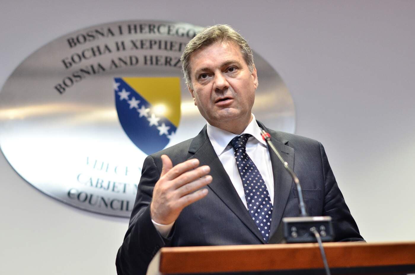 Zvizdić traži direktno pregovaranje države s kompanijama o nabavci vakcina za koronu
