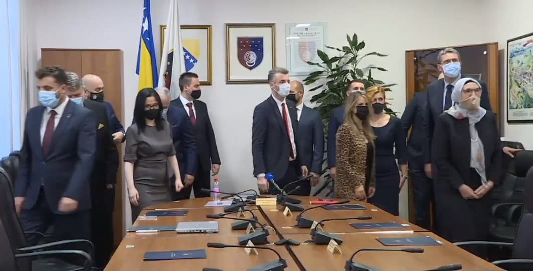 Kako su glasali zastupnici: Čelik i Delalić suzdržani, ostali dio SDA bio protiv