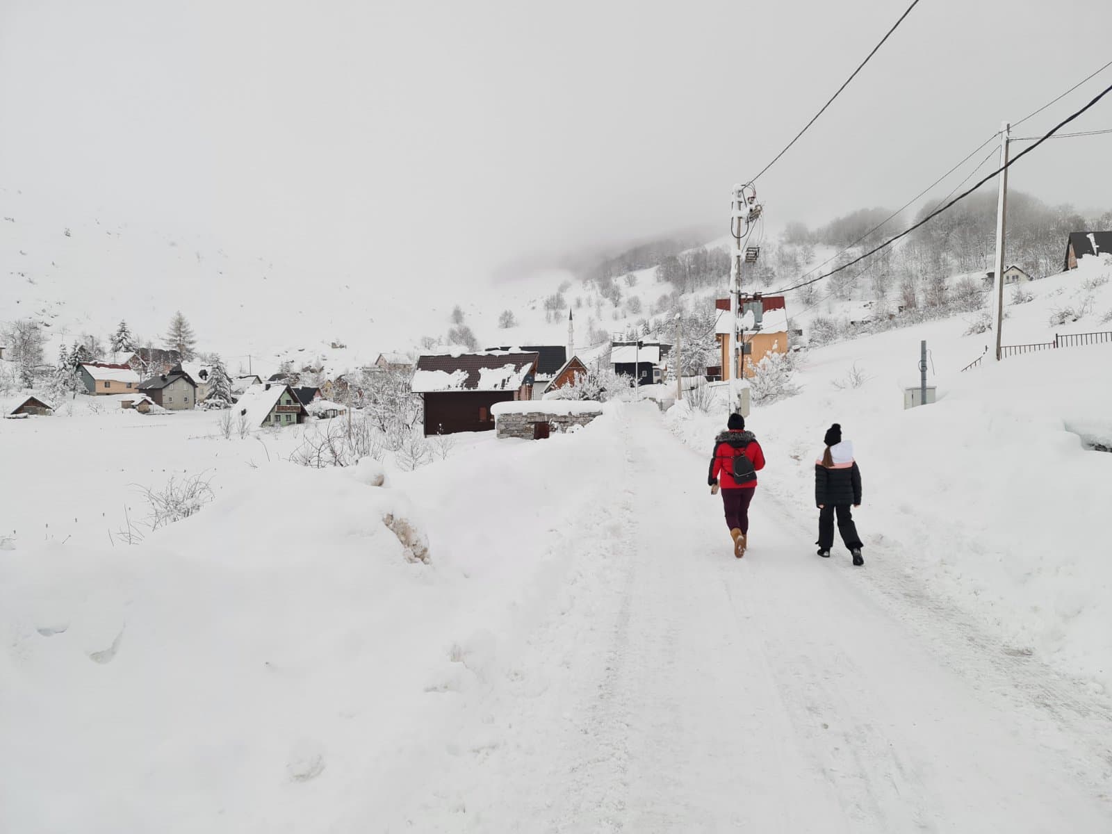 Snježni prekrivač na Bjelašnici ovih dana dosezao i do 169 centimetara, problemi za lokalno stanovništvo