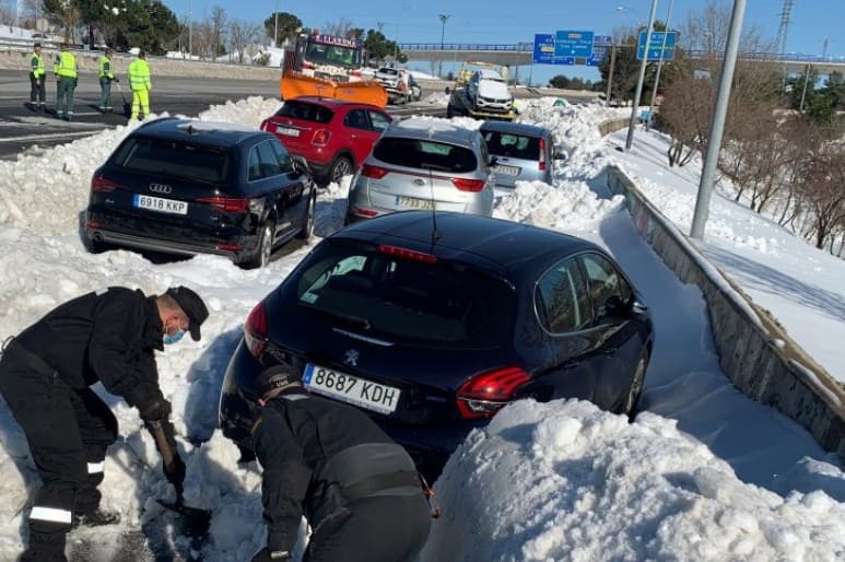 Snijeg i led okovali Španiju: Preminule još dvije osobe