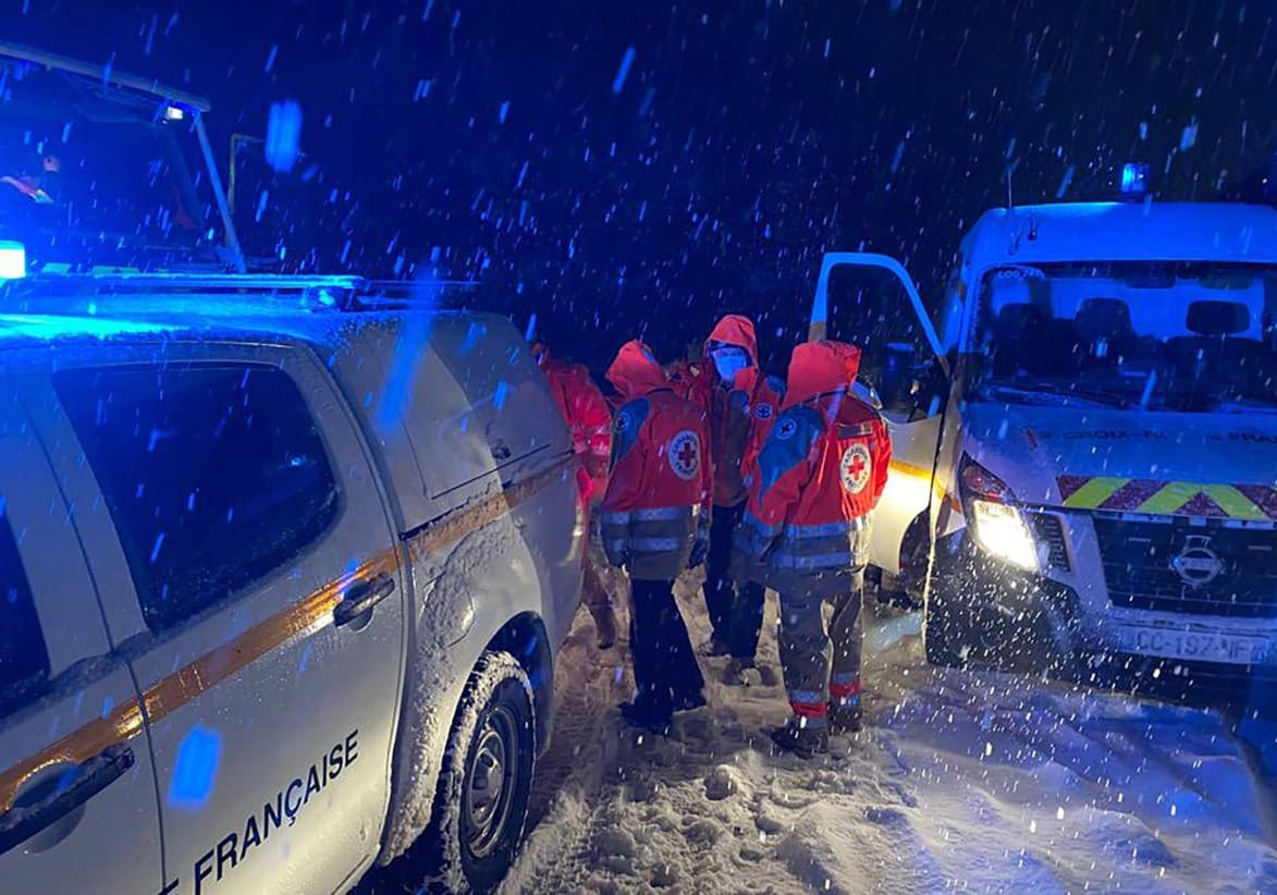 Snijeg izazvao haos u Francuskoj, stotine vozila zapele na autocesti