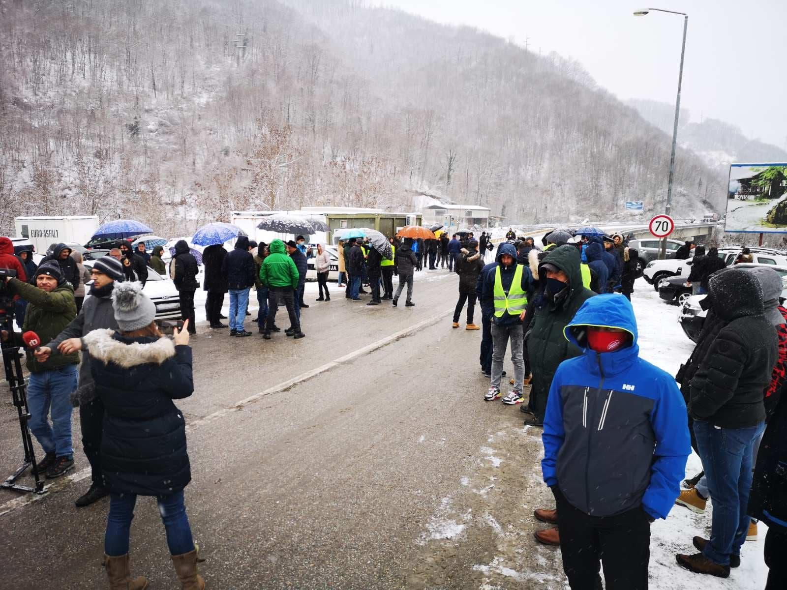 Businessmen blocked traffic due to the renovation of the Crnaja tunnel