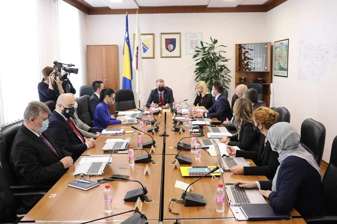 Kanton Sarajevo nabavlja vakcine protiv koronavirusa u vrijednosti dva miliona KM