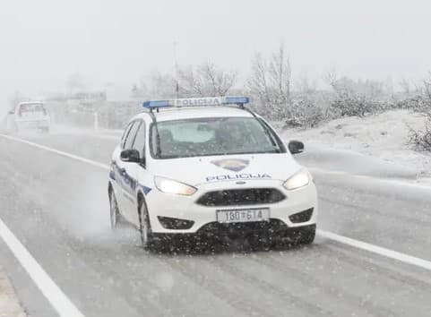 Čistili snijeg pa pronašli dva smrznuta tijela