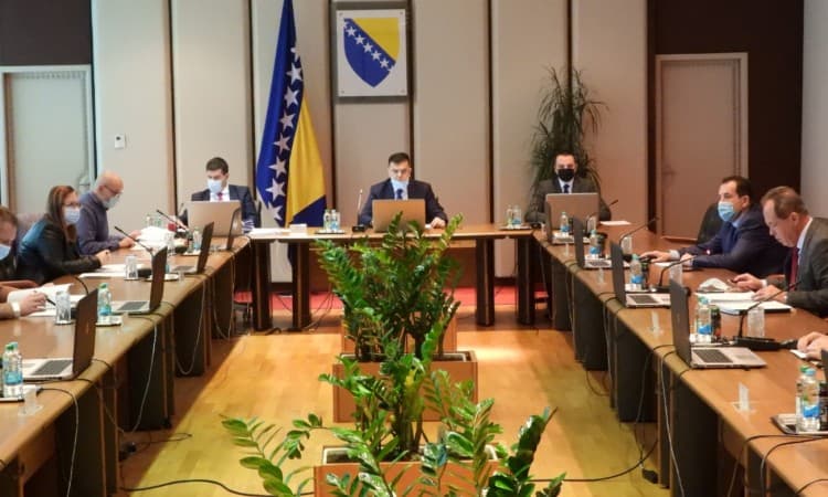 Turković obmanjuje, ’Pfizer’ nije obećao vakcine BiH