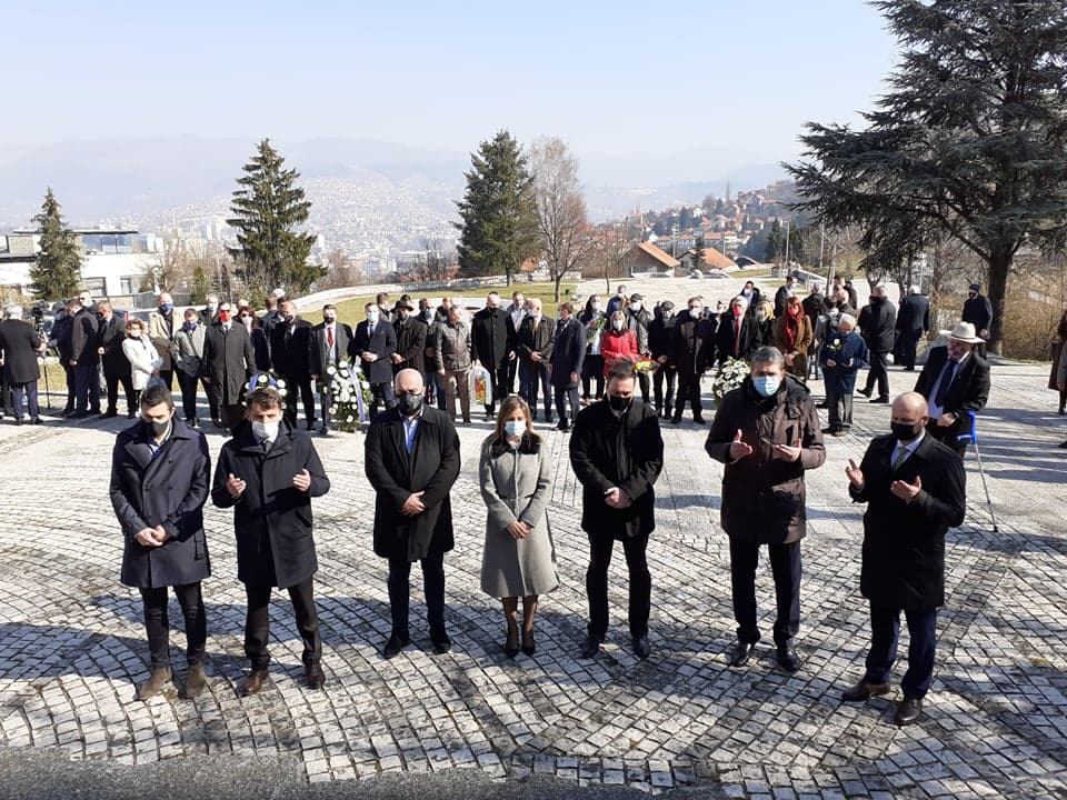 Delegacije položile cvijeće i obilježile Dan nezavisnosti BiH