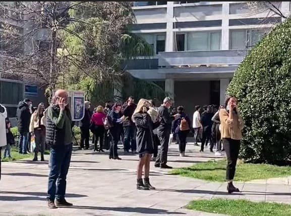 Prvi snimci zemljotresa u Grčkoj, ljudi u strahu dozivali Boga