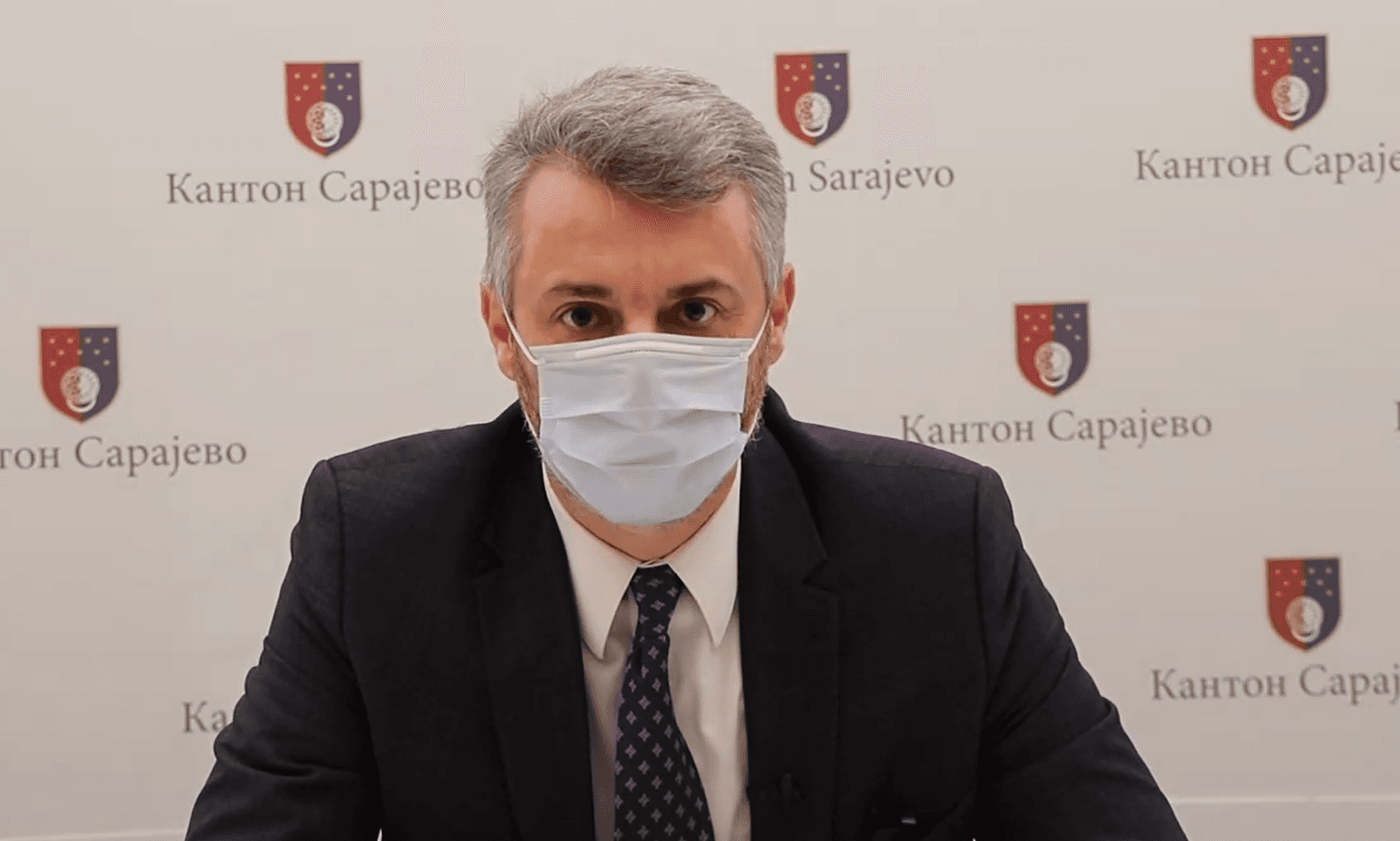 SDA: Pozivamo Facebook premijera Fortu da prestane da se slika i da počne raditi