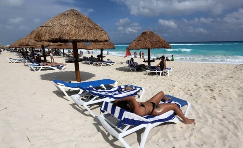 U Meksiku veliki broj turista uprkos pandemiji, plaže pune kupača