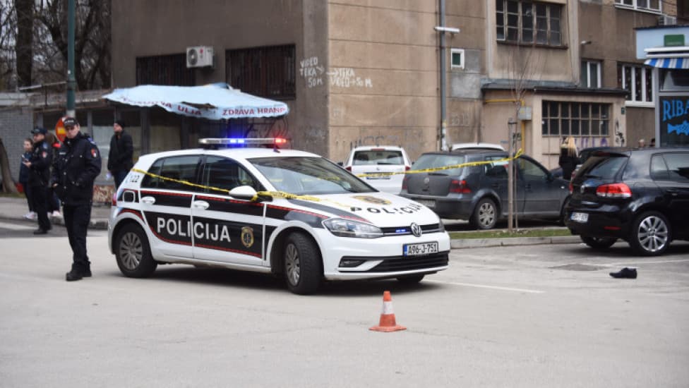 Policajci spriječili migrante da opljačkaju tinejdžera na Grbavici: Uhapšena dvojica Marokanaca