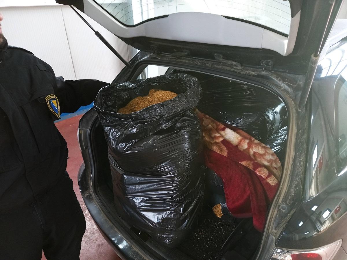 Operativni plan “Iznenađenje": Inspektori oduzeli duhan i cigarete u vrijednosti od 60.000 KM