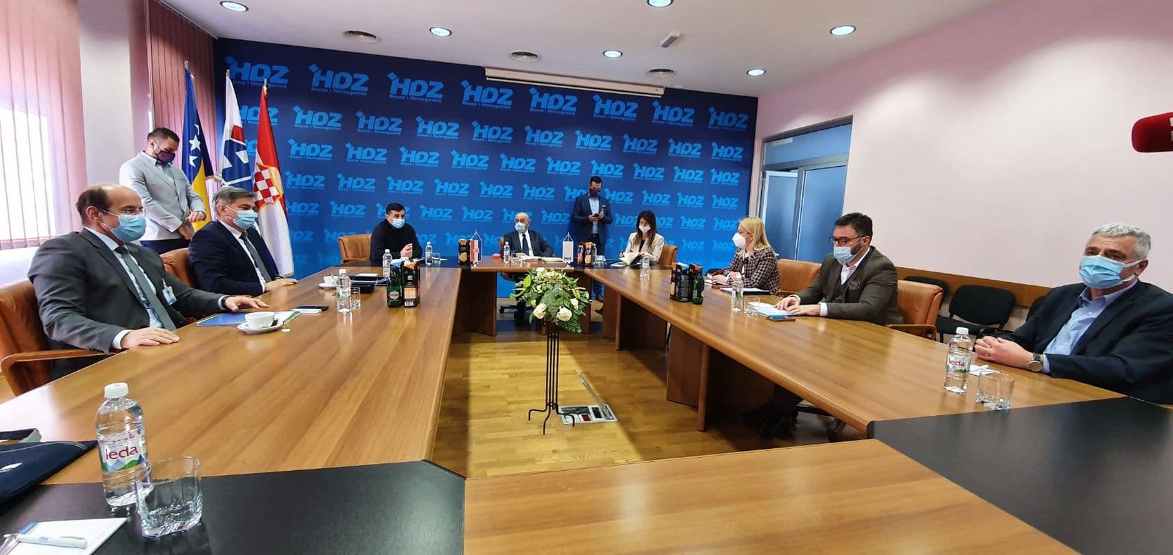 U Mostaru počeo sastanak delegacija HDZ-a BiH, SDA i SNSD-a