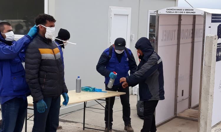 Pedeset migranata u prihvatnim centrima u USK-u pozitivno na koronavirus