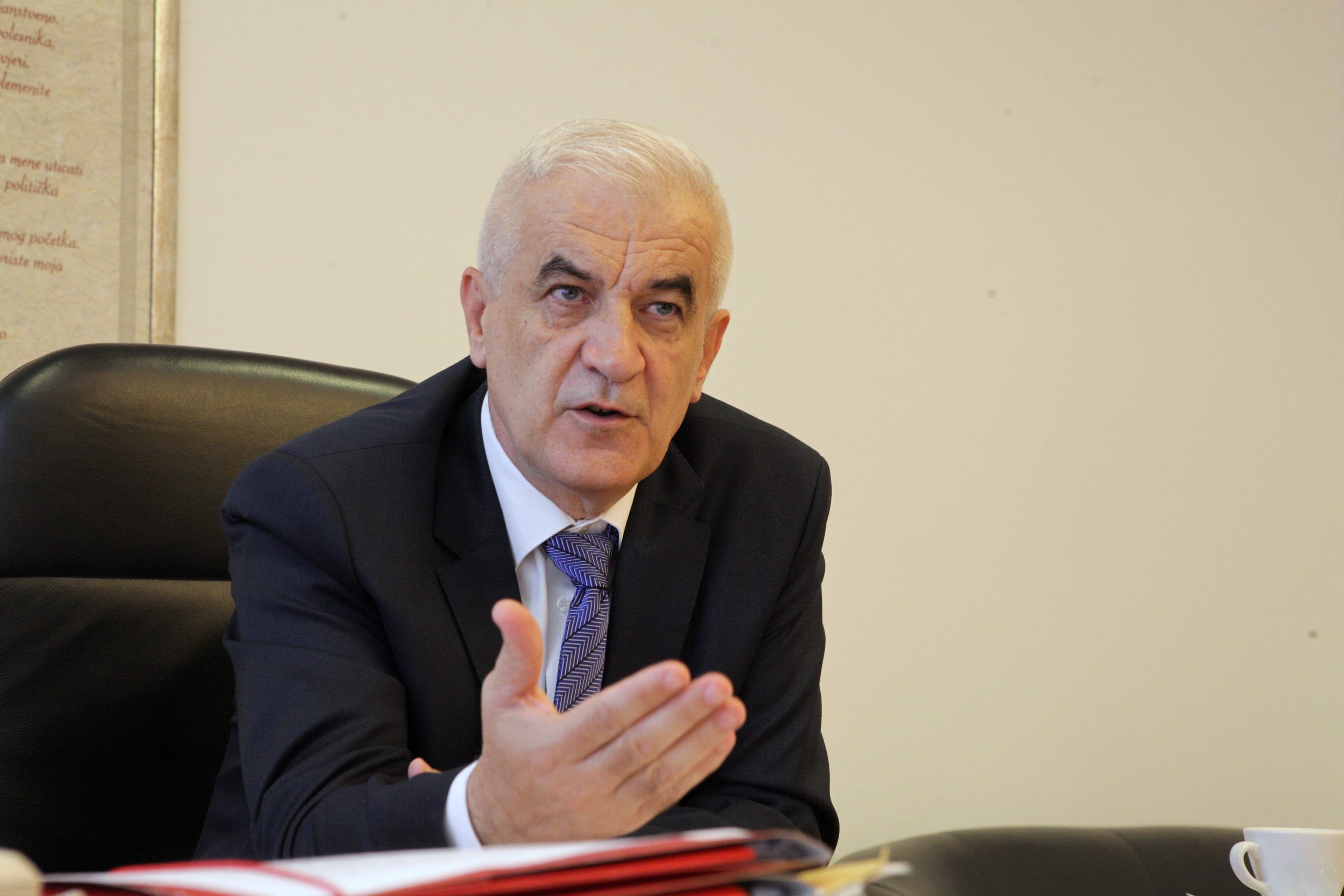 Mandić: Željeli smo nabaviti vakcine, ali očito nam ne ide