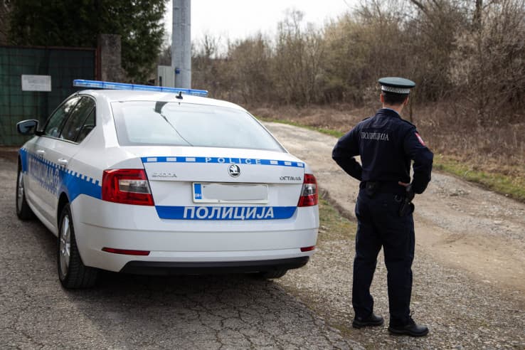Pijan i bez vozačke uhvaćen za volanom Renaulta: Duguje 4.100 KM za kazne