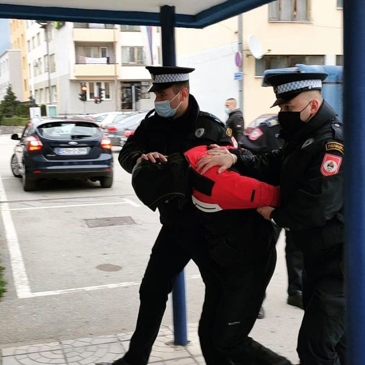 Pretresi u Foči, Han Pijesku i Istočnom Sarajevu zbog pranja novca i iznuda na društvenim mrežama