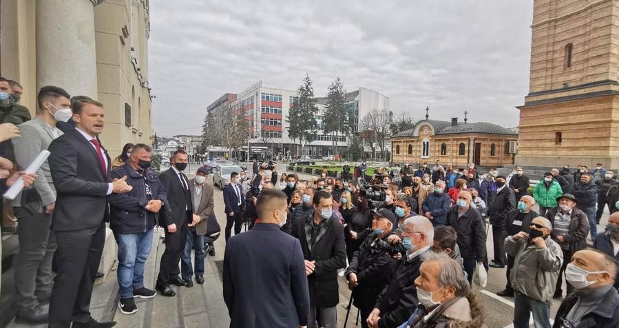 Stanivuković okupljenim građanima poručio: Banja Luka mora da svijetli