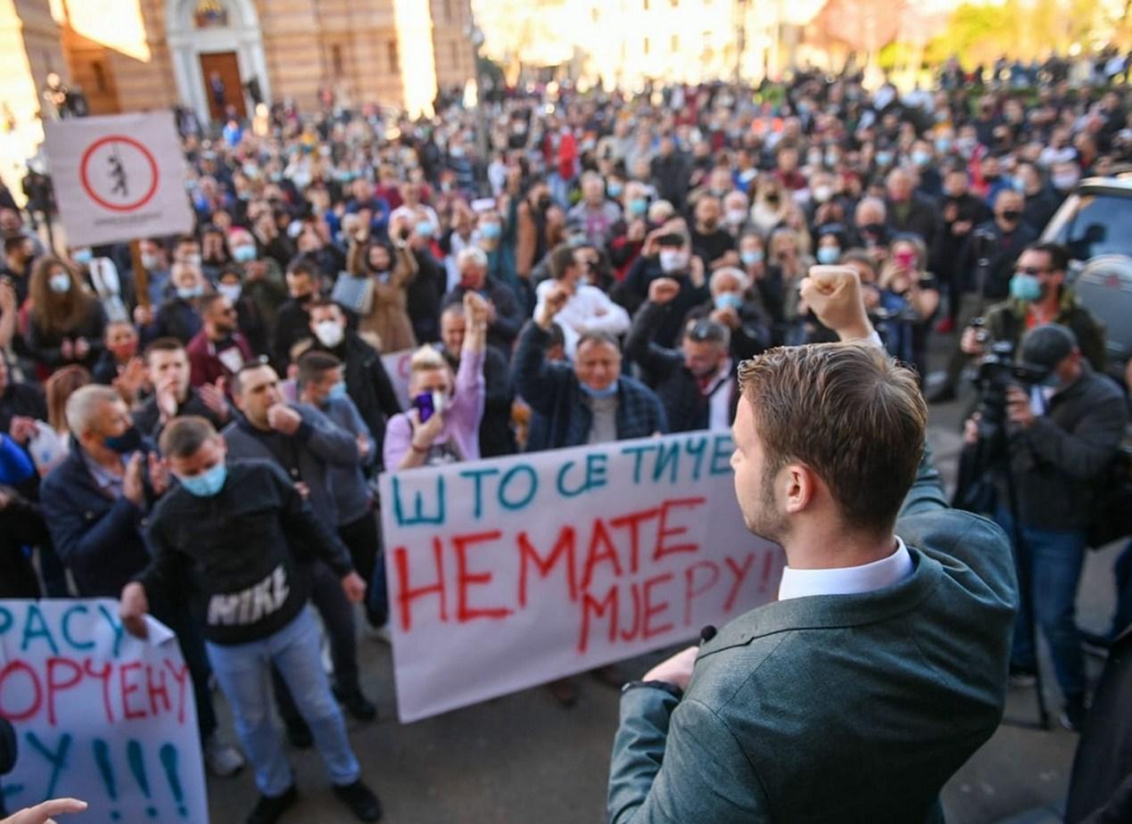 Stanivuković se obratio demonstrantima: Ja svom narodu šaljem srce, tamo su lopovi