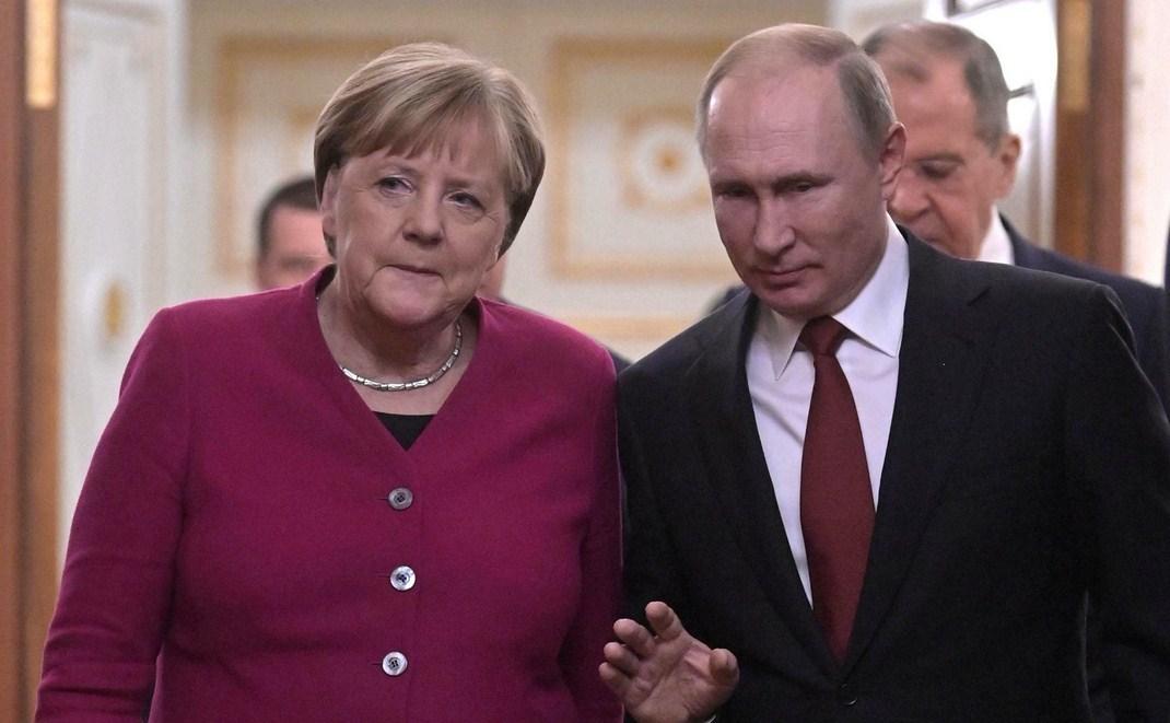 Merkel poručila Putinu da povuče trupe iz Ukrajine