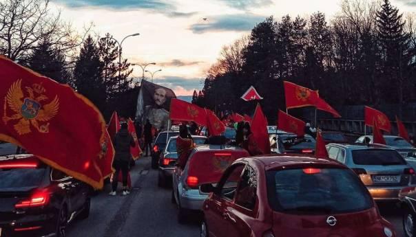 Nastavljaju se autokolone, privremeno povlačenje izmjene odluke o državljanstvu naša prva, demokratska pobjeda
