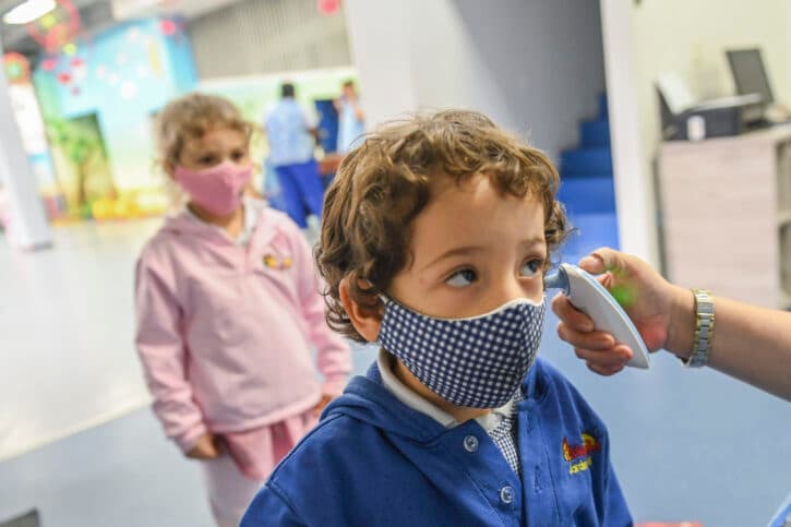U Beogradu na respiratoru osmogodišnjak, hospitalizirana i beba stara 12 dana