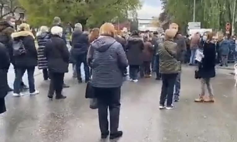 Gužva na Velesajmu u Zagrebu, danas će biti vakcinisano 4.500 osoba