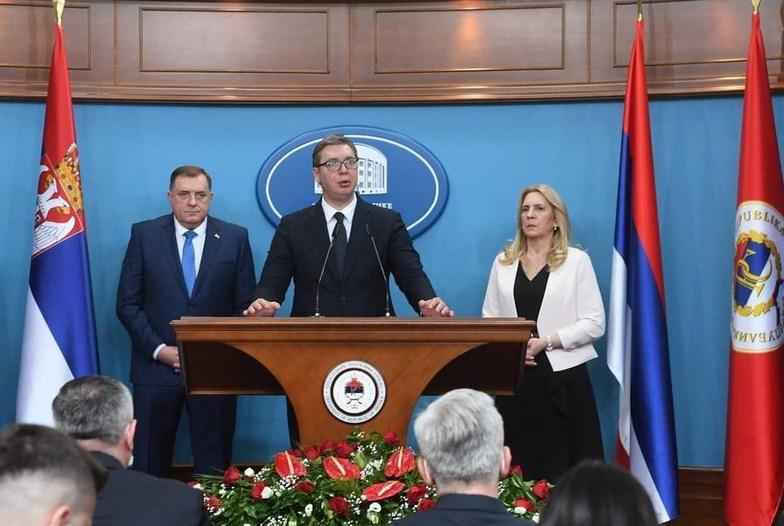 Vučić u Banjoj Luci: Ne pada nam napamet da razmišljamo o sukobima i ratovima