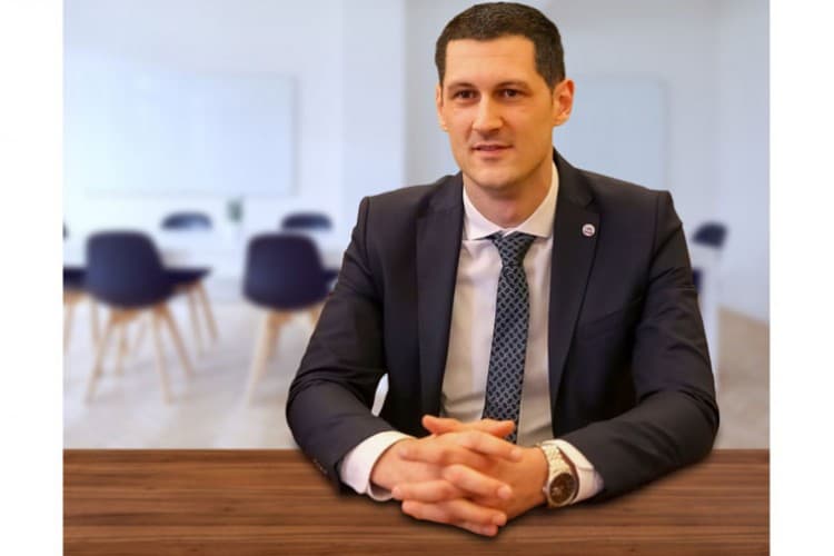 Stanić: Da obezbjeđenje nije skinulo bubicu s revera gradonačelnika, on bi objavio snimak razgovora s Vučićem
