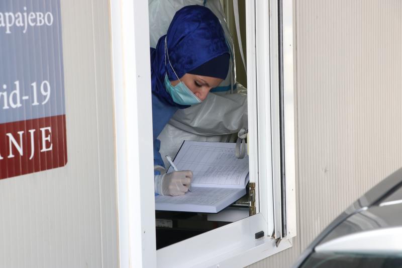 U Kantonu Sarajevo preminula četiri pacijenta, koronavirus potvrđen kod 33 osobe