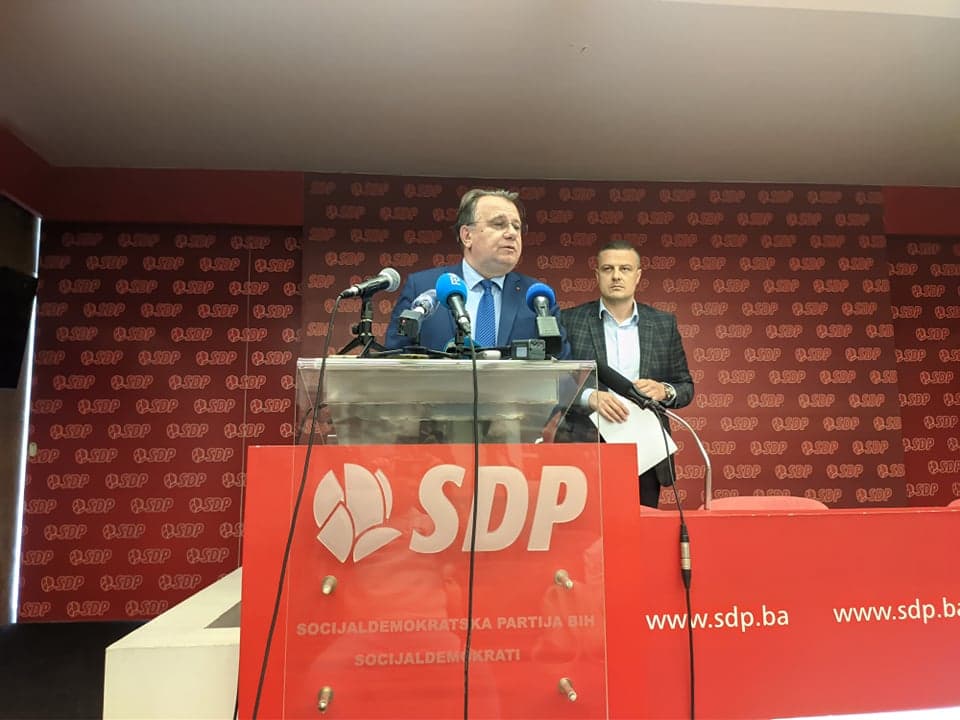 Nikšić: Odlučili smo da napravimo svoj "non-paper", da pokušamo formirati treći blok u RS