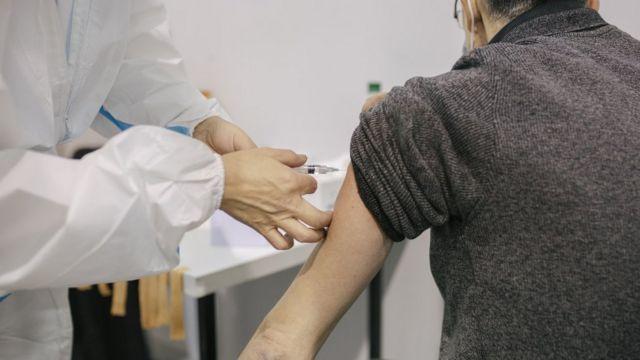 U svijetu je dosad ubrizgano 1.5 milijardi doza vakcine