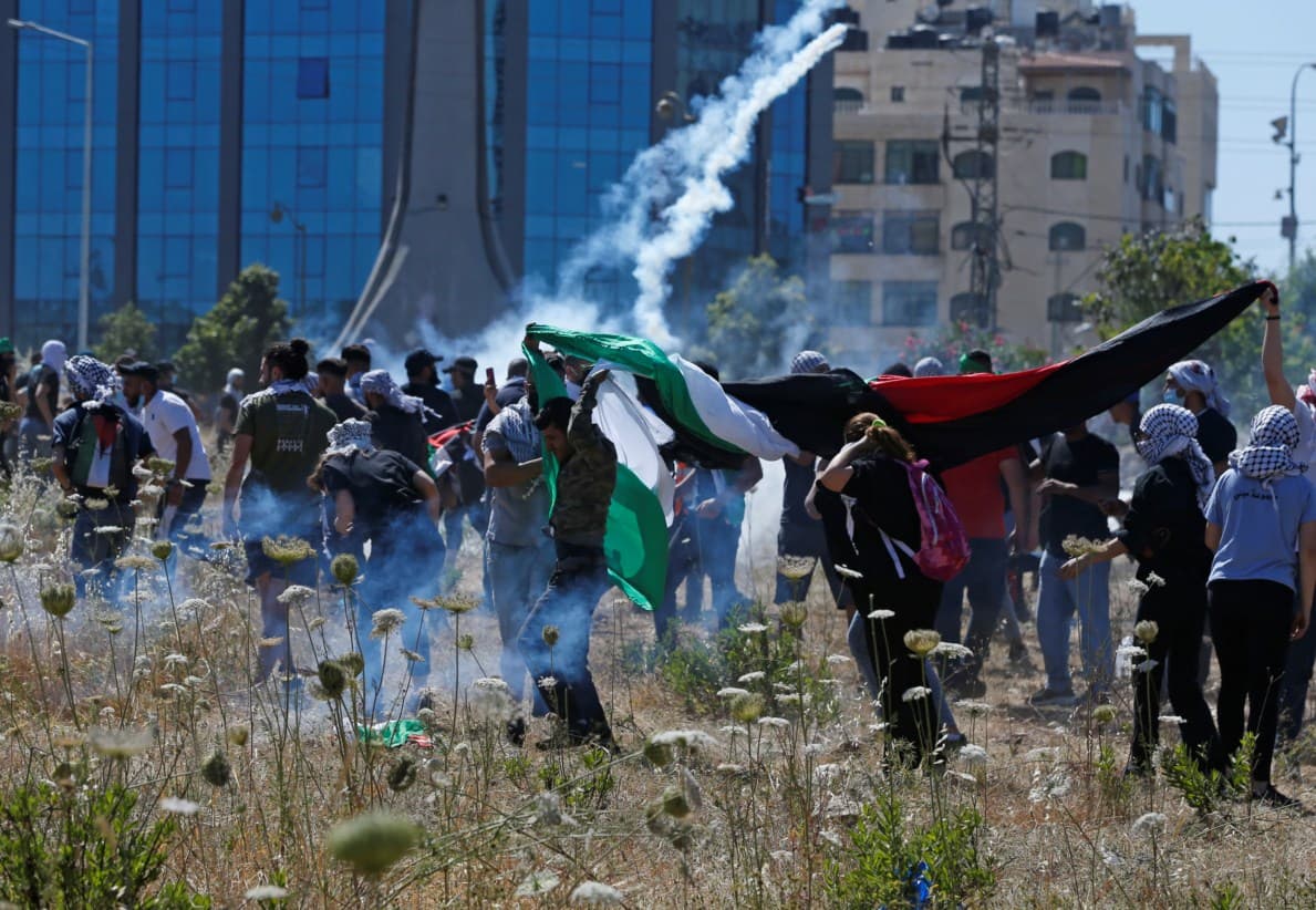 Tužni bajram u Gazi: Palestinci posjećuju mezarja dok traju izraelski napadi