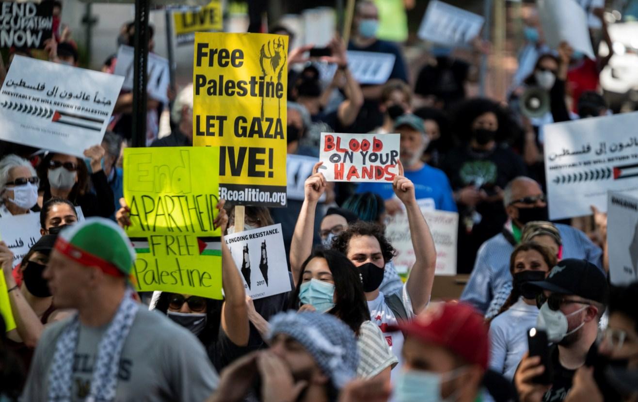 Protest podrške Palestincima ispred ambasade Izraela