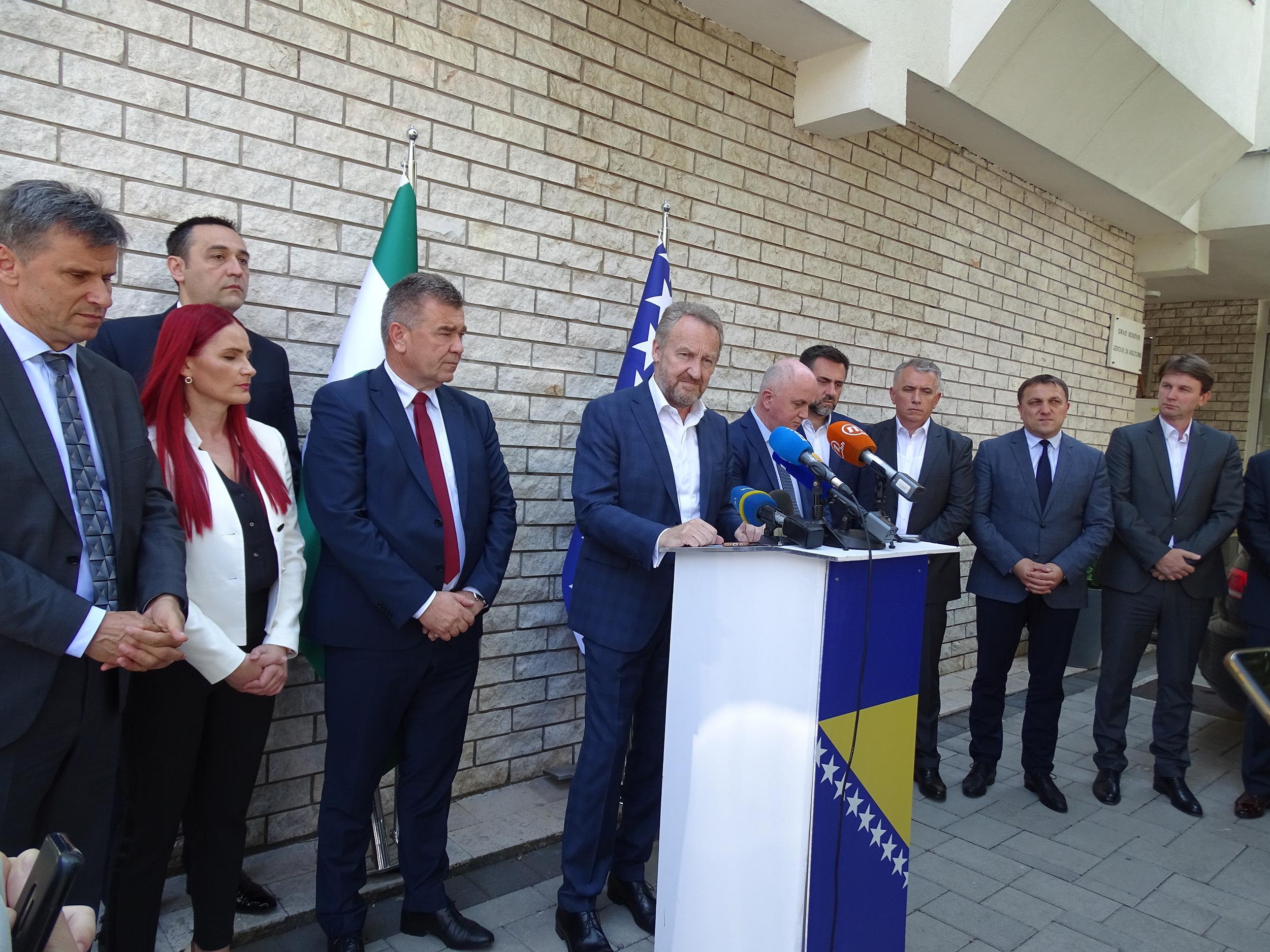 Izetbegović: Čović je spreman razgovarati o ulozi Doma naroda