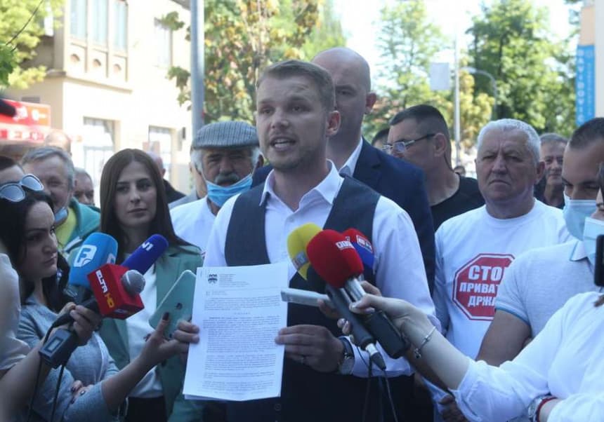 Stanivuković na salušanju u policiji, izdato i rješenje o rušenju dijela restorana "Agape"