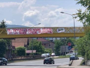 Transparent podrške ratnom zločincu Mladiću osvanuo u Banjoj Luci: Ti si ponos Srpske Republike