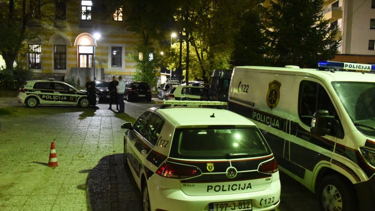 U pucnjavi na Ilidži oštećen VW Polo