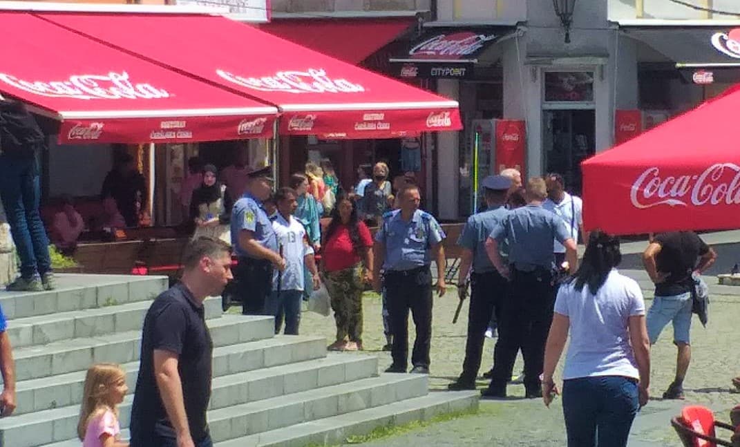 Policajci spriječili krvoproliće: Muškarac s nožem u ruci prijetio poznaniku