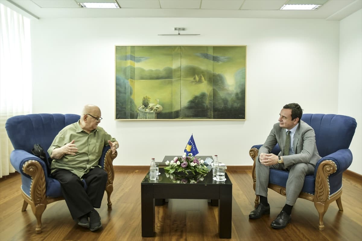 Sidran dobio međunarodnu nagradu za književnost, ugostio ga Kurti