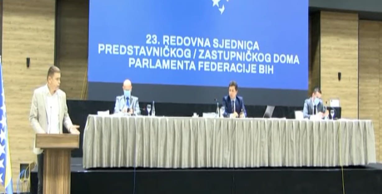 Zastupnici dobili materijale na bosanskom jeziku, zakoni povučeni jer nisu prevedeni na hrvatski