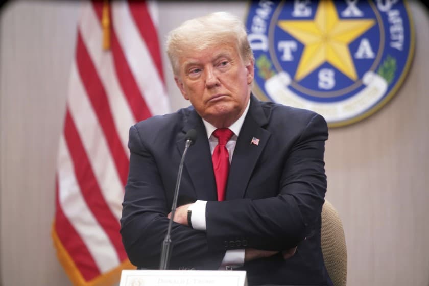 Knjiga o Trampu šokirala Ameriku: Tokom posjete Evropi pohvalio Hitlera?