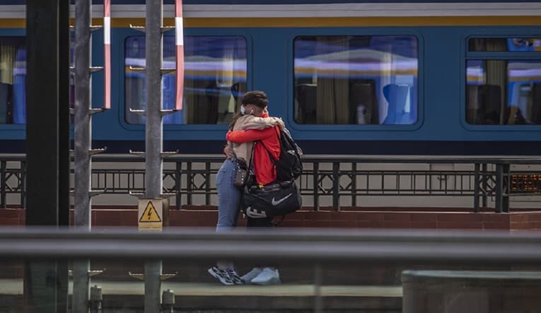 Voz pun djece pao u rijeku, najmanje 17 povrijeđenih