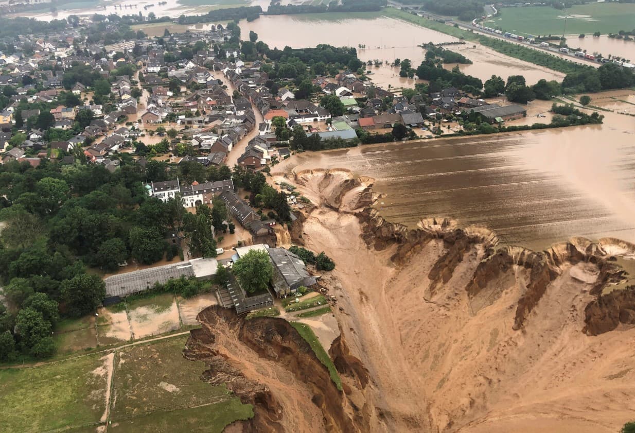 Apokaliptične slike iz Njemačke: Poplave uništile cijela naselja