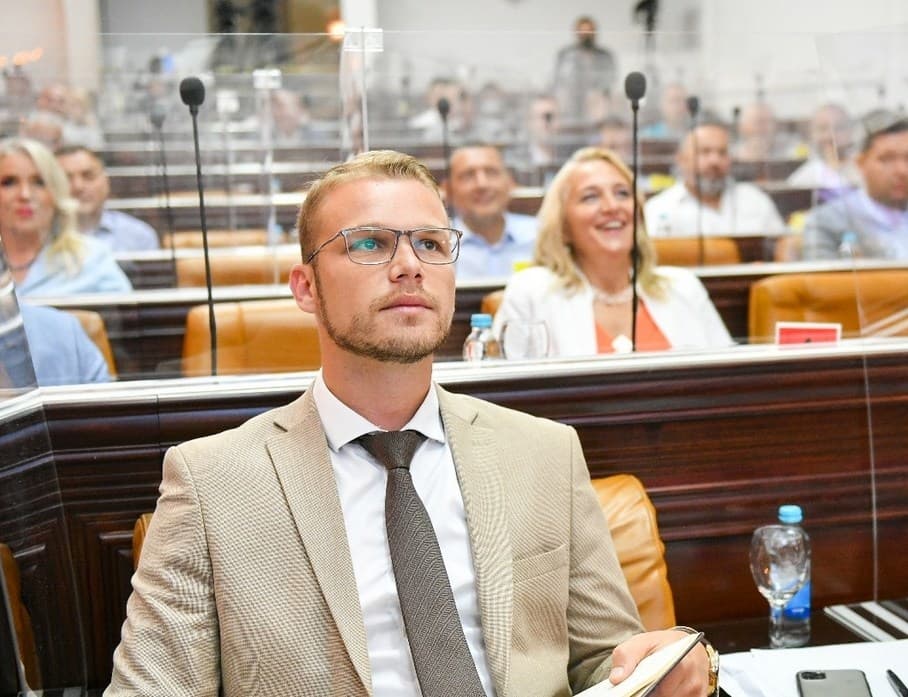 Stanivuković: Rušenje "Kajaka" će biti simbol sravnjivanja sa zemljom privatnih institucija