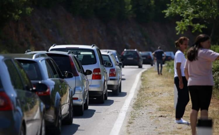 Stanje na putevima: Duge kolone vozila na izlazu iz BiH